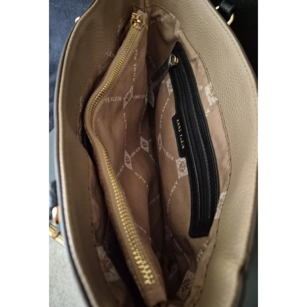 NWOT Anne Klein Handbag with‎ Keychain and Eyeglass case